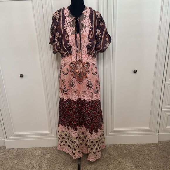 FARM Rio‎ Glam Tapestry Burgundy Lace Short Sleeve Maxi Dress Size Large - Picture 2 of 10